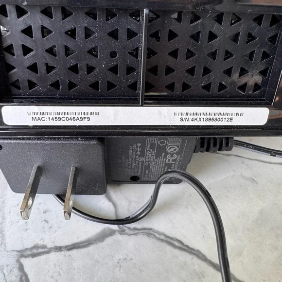 Netgear Wi-Fi Router with Control Buttons - Picture 3 of 3